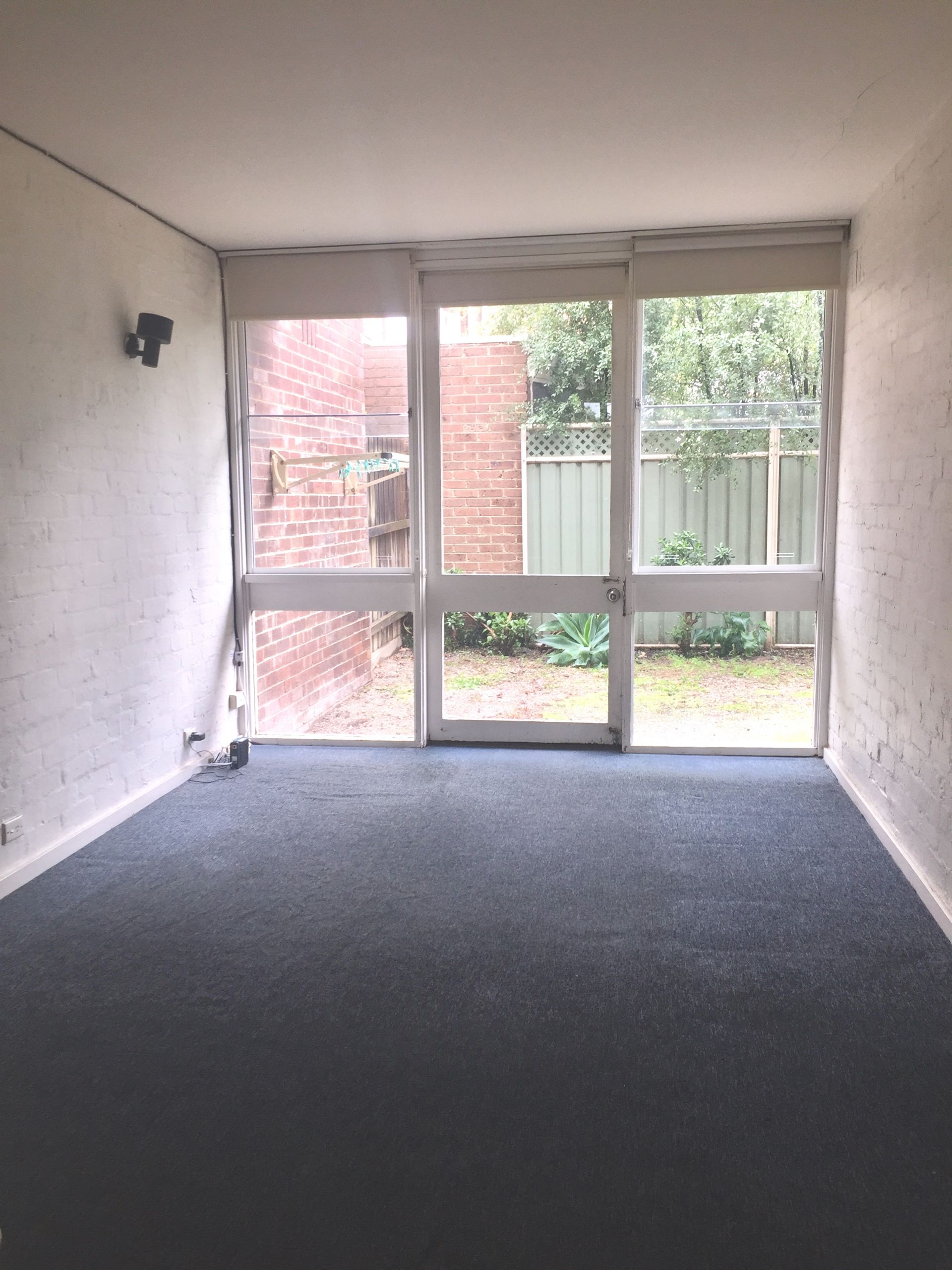 Large in Size, Bonus Courtyard!!