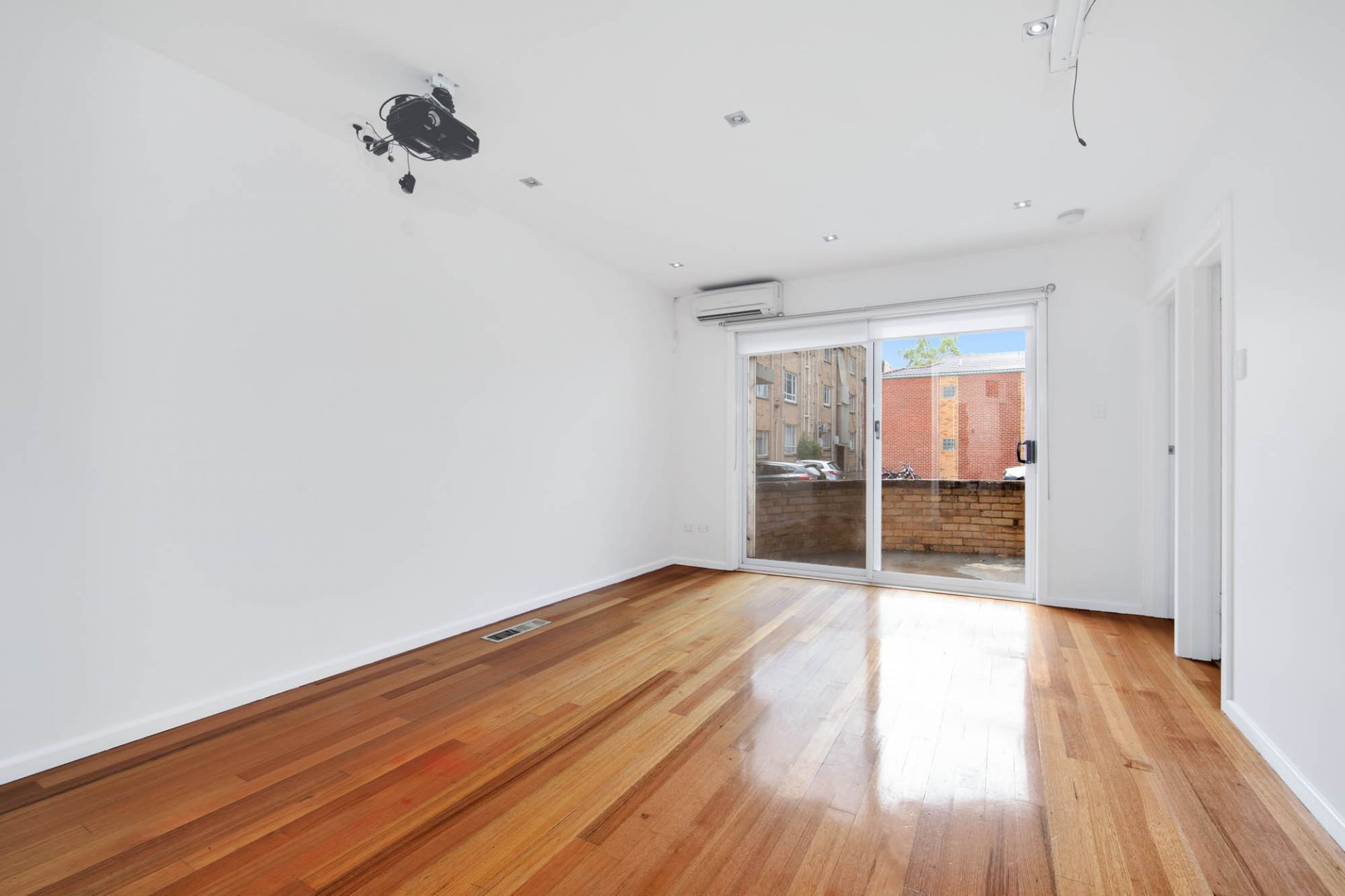 1/55 Hotham Street, St Kilda East - Thumbnail 5