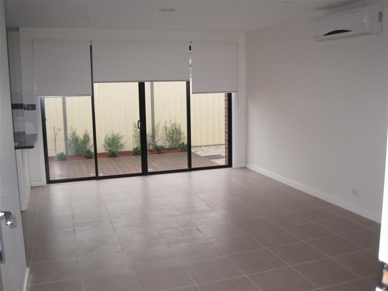2 BEDROOM HOME IN A PRIME LOCATION!