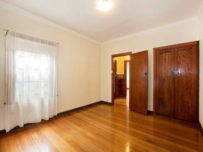 2 Seaview Cresent, Seaholme - Thumbnail 5