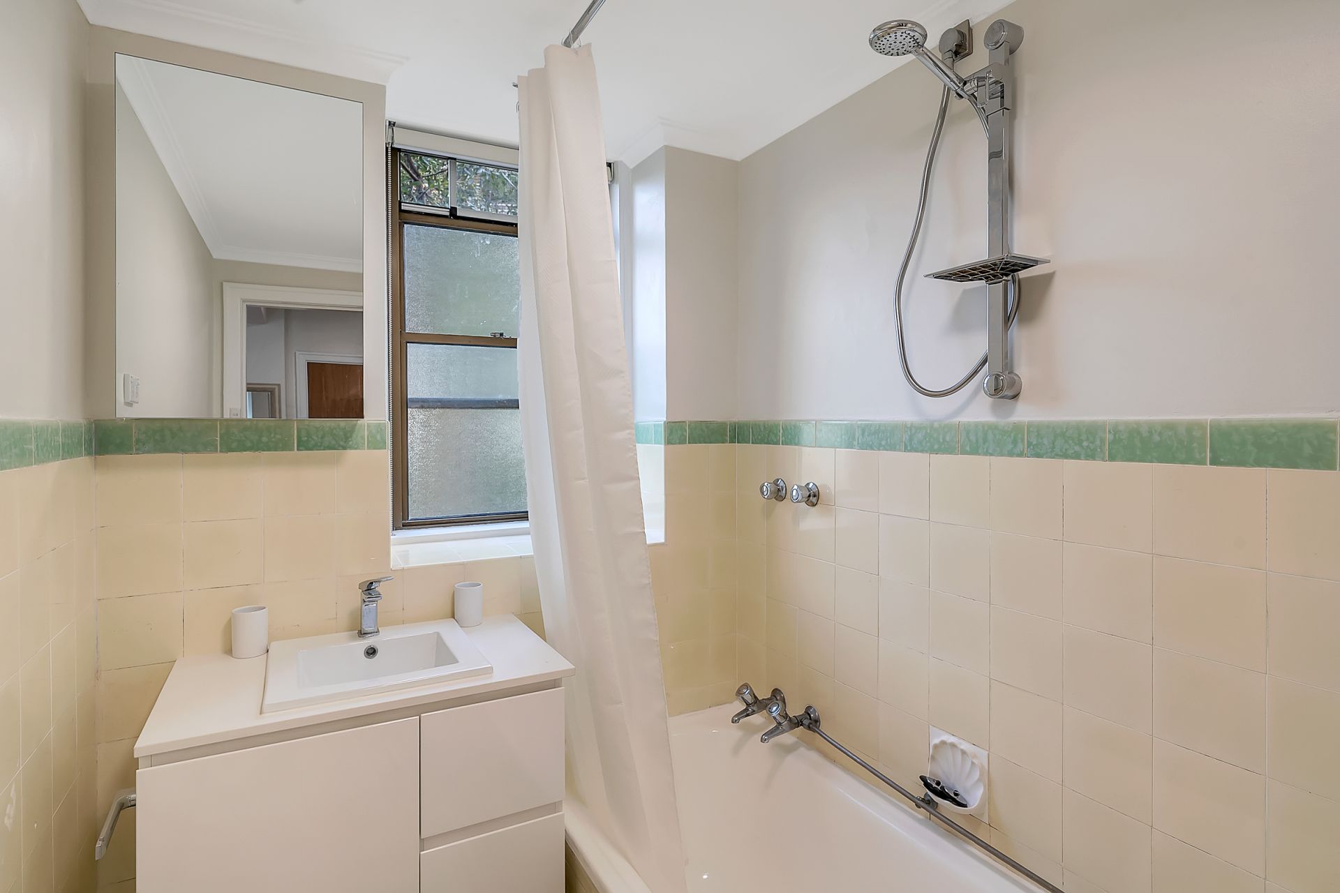 19/4 Macleay Street, Potts Point Sydney