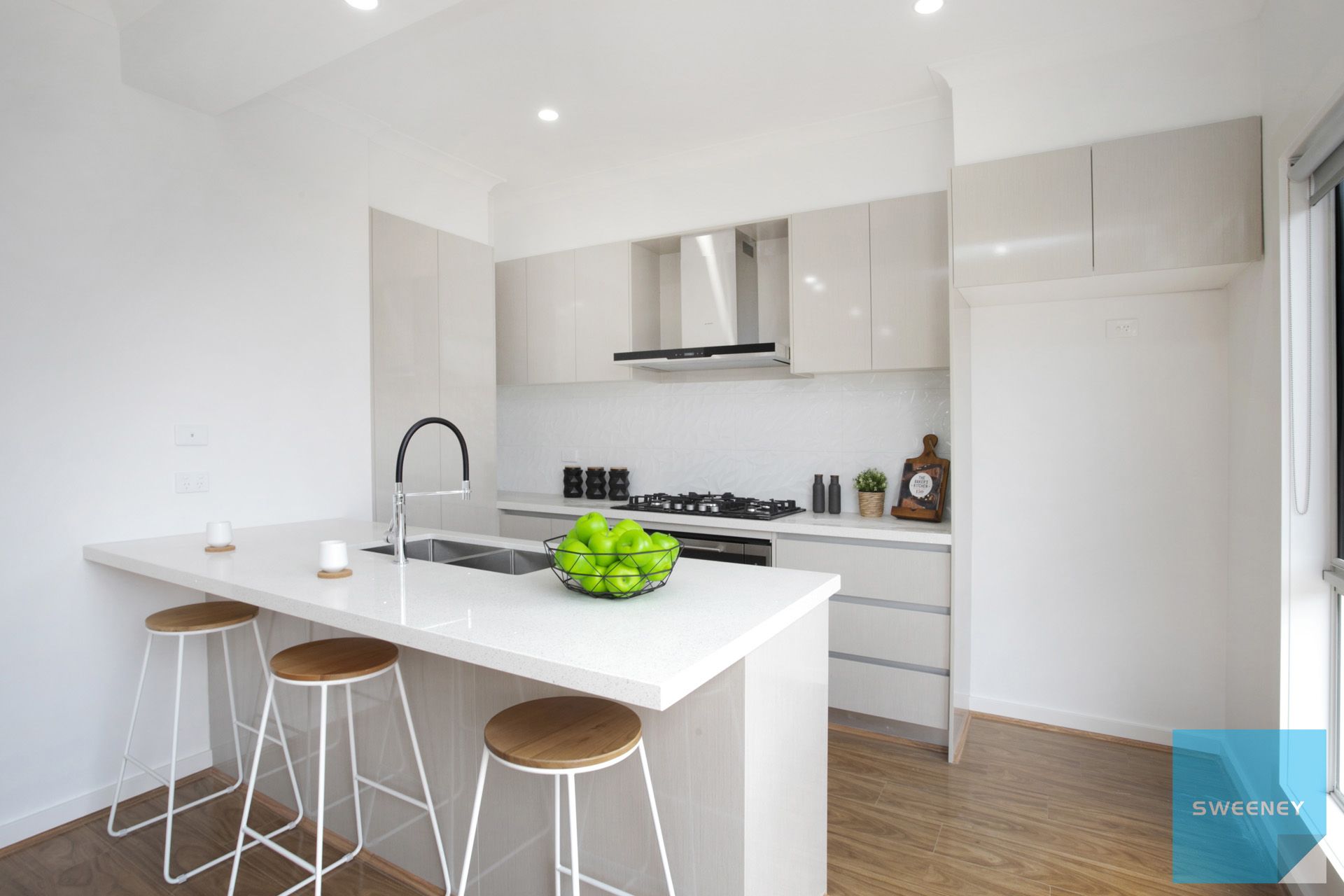 87 Hawking Crescent, Fraser Rise - Thumbnail 3