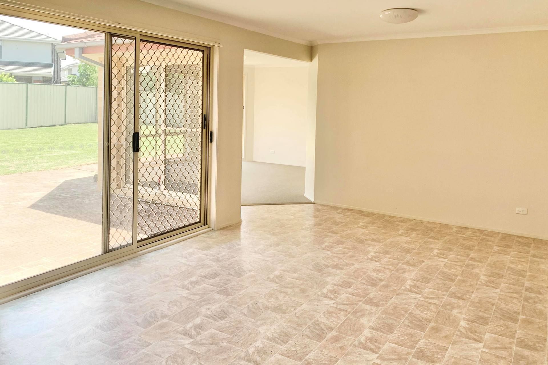 Real Estate For Lease 10 Olwen Place Quakers Hill , NSW