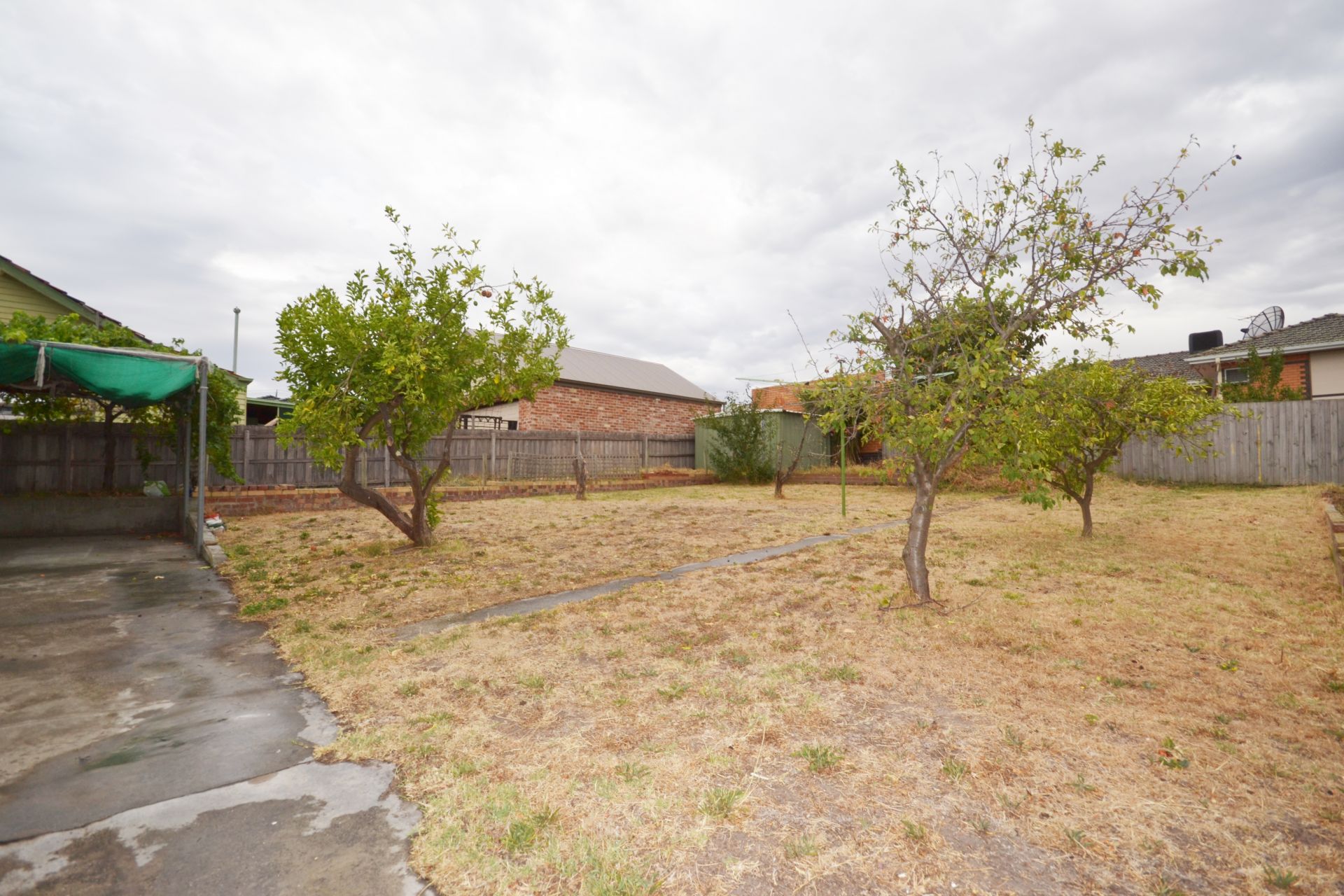 6 MONTH LEASE POSSIBLE - GOOD LOCATION!