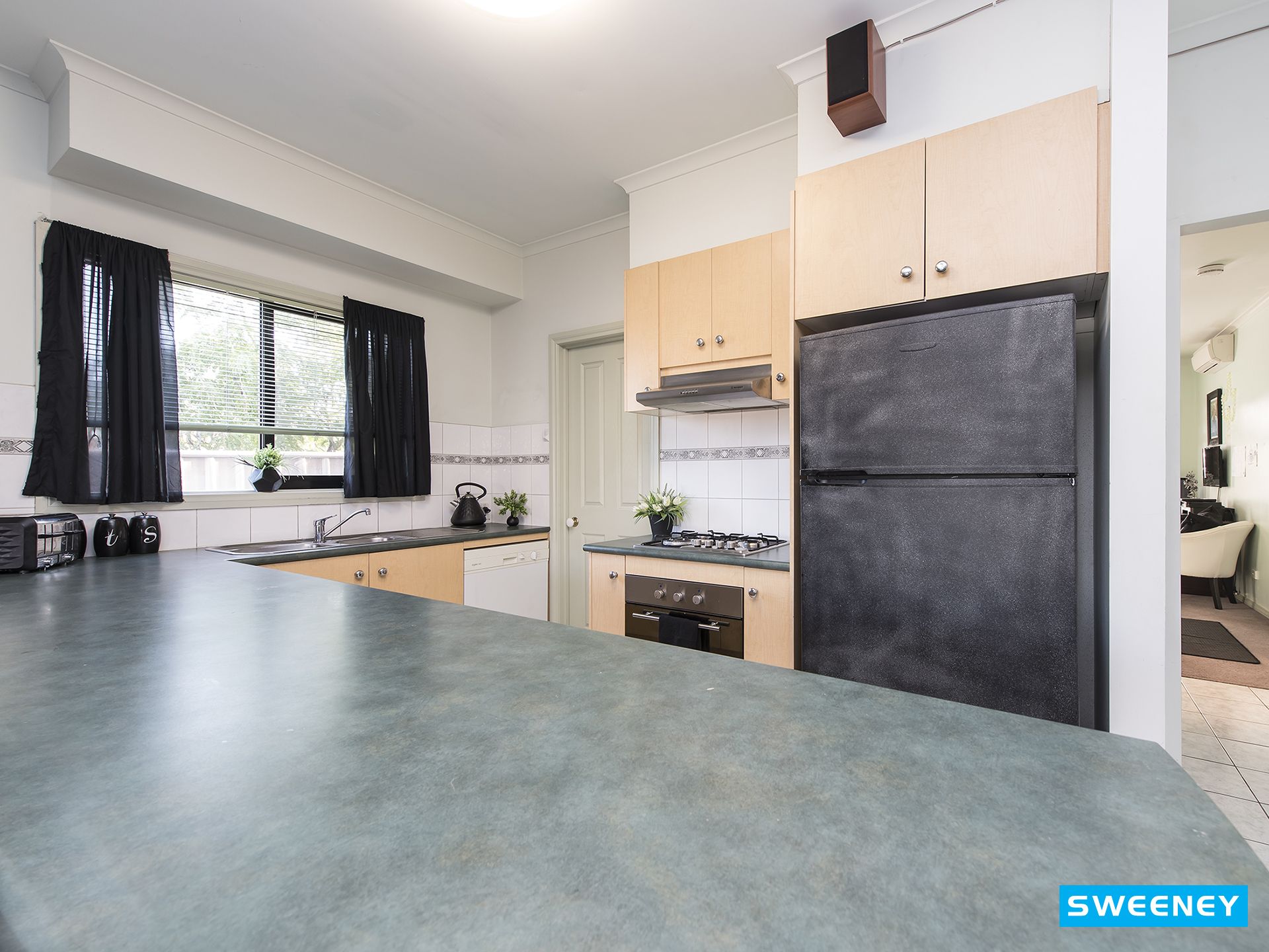 80 Jindabyne Avenue, Taylors Hill - Thumbnail 8