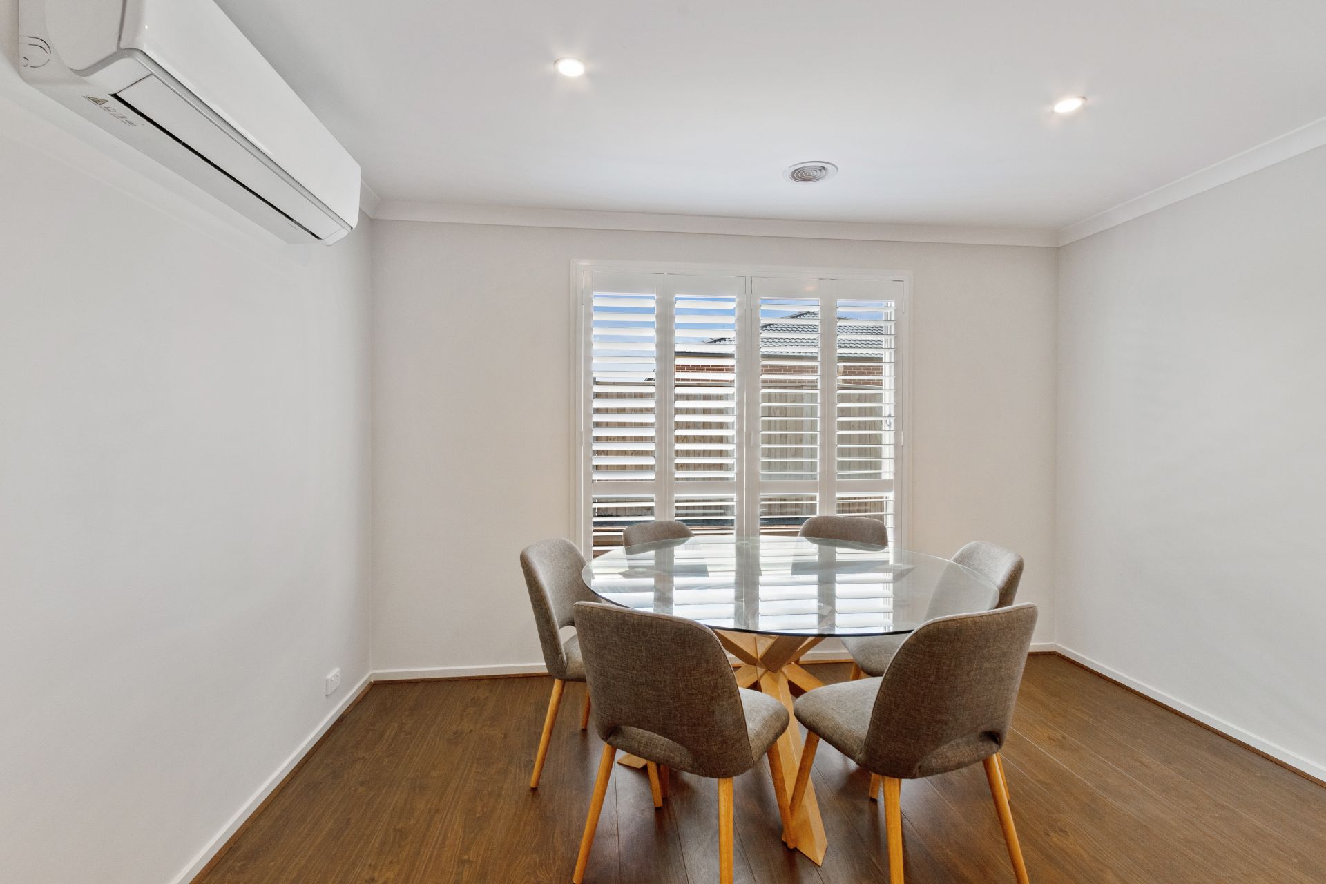 Modern family home, convenient Location & comfortable lifestyle!!!