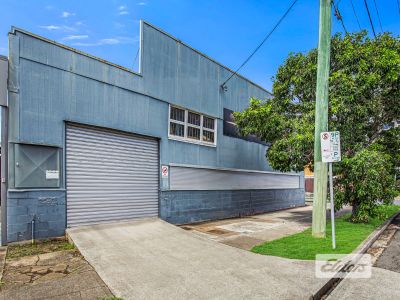 WAREHOUSE FOR SALE IN OLYMPIC CENTRAL!