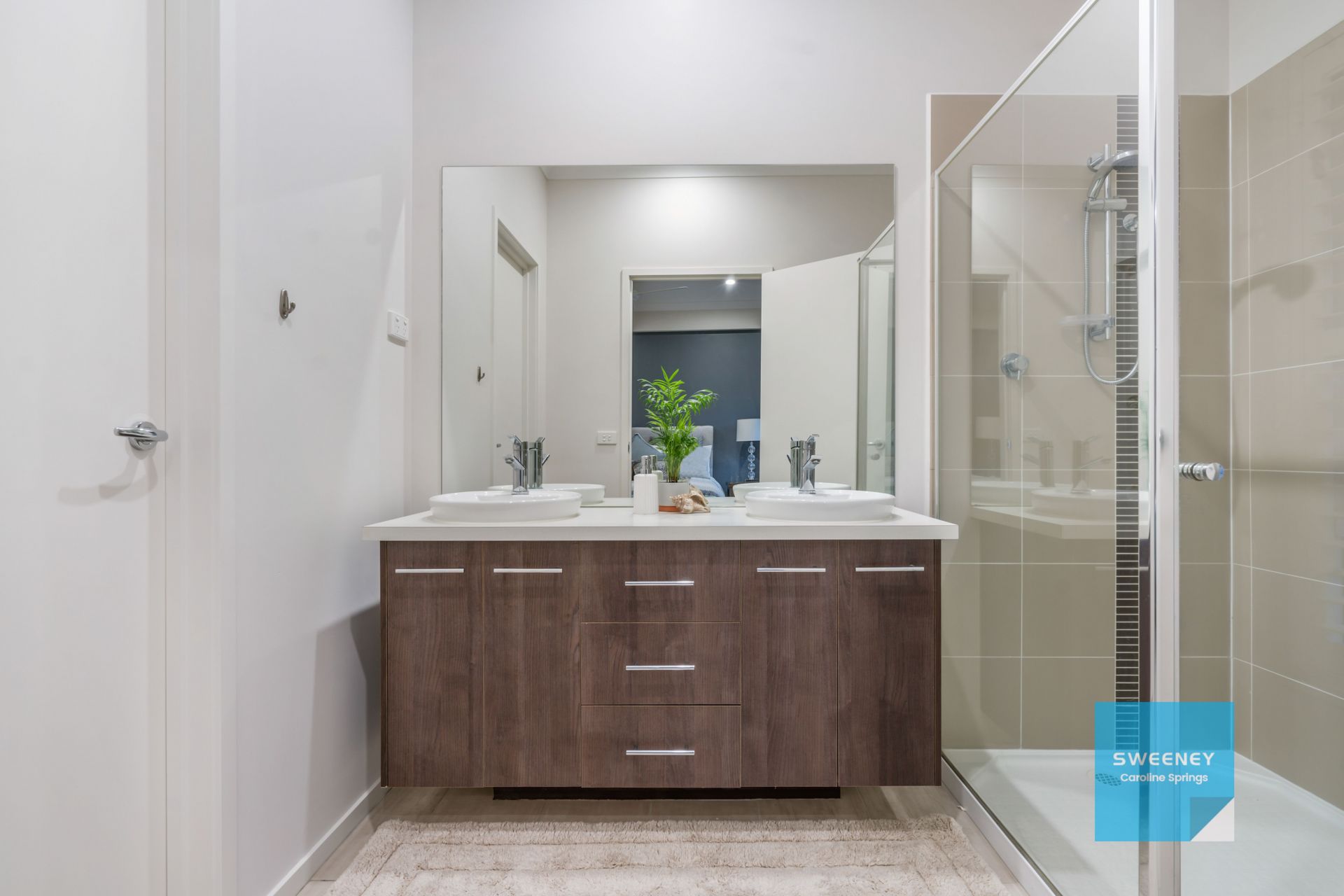 6 Scotsburn Place, CAROLINE SPRINGS Sweeney Estate Agents