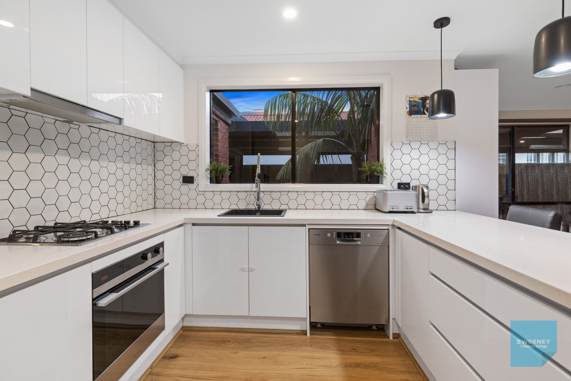 81 Chisholm Drive, Caroline Springs - Thumbnail 4