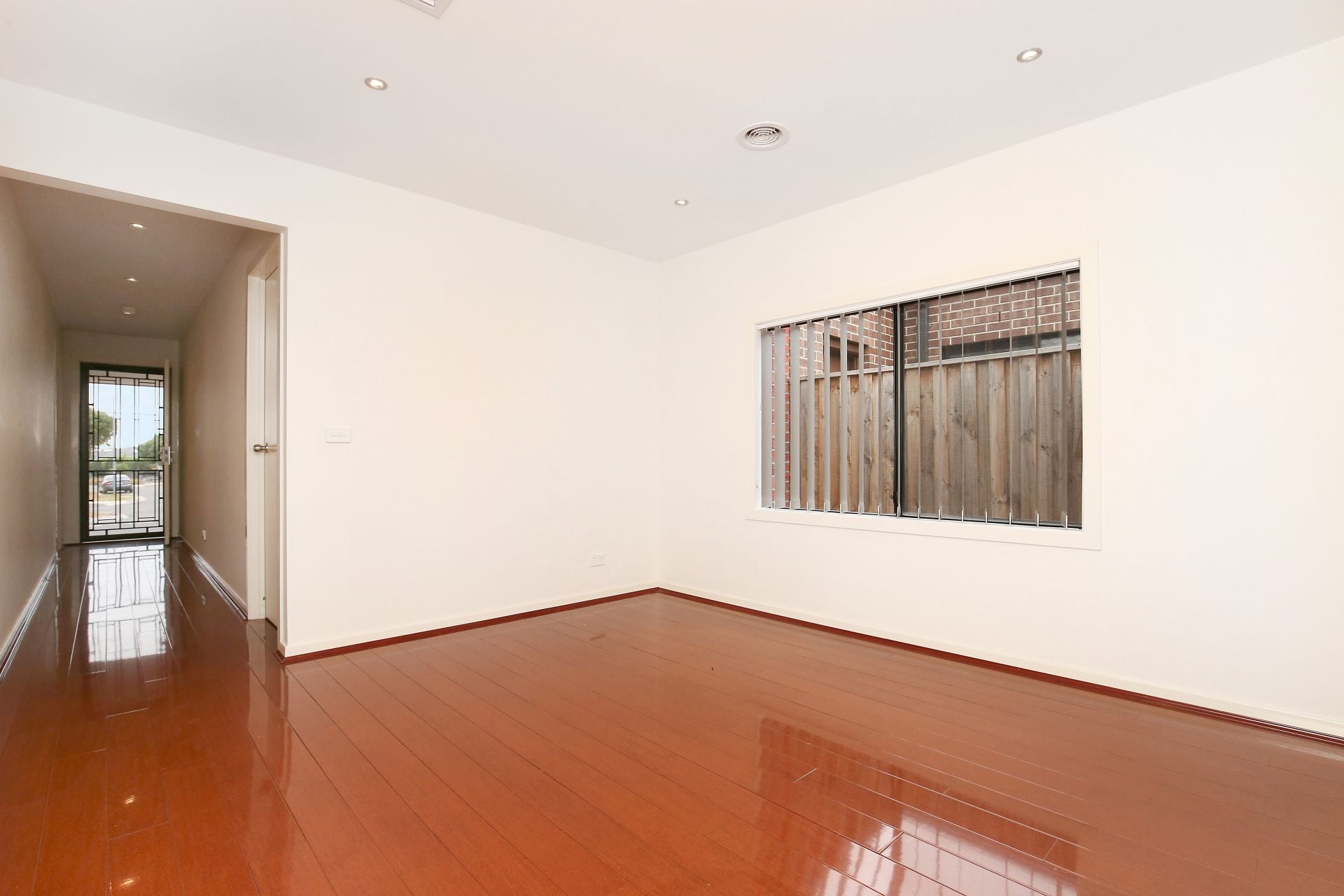 SPACIOUS & MODERN STYLE LIVING     *Insp Wed 29th May @ 5:00pm*