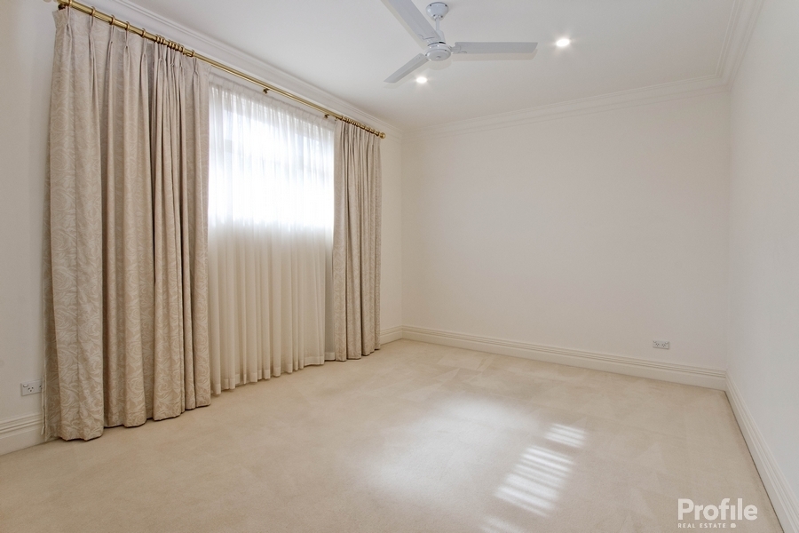 1/7 Charra Street Hyde Park 5061