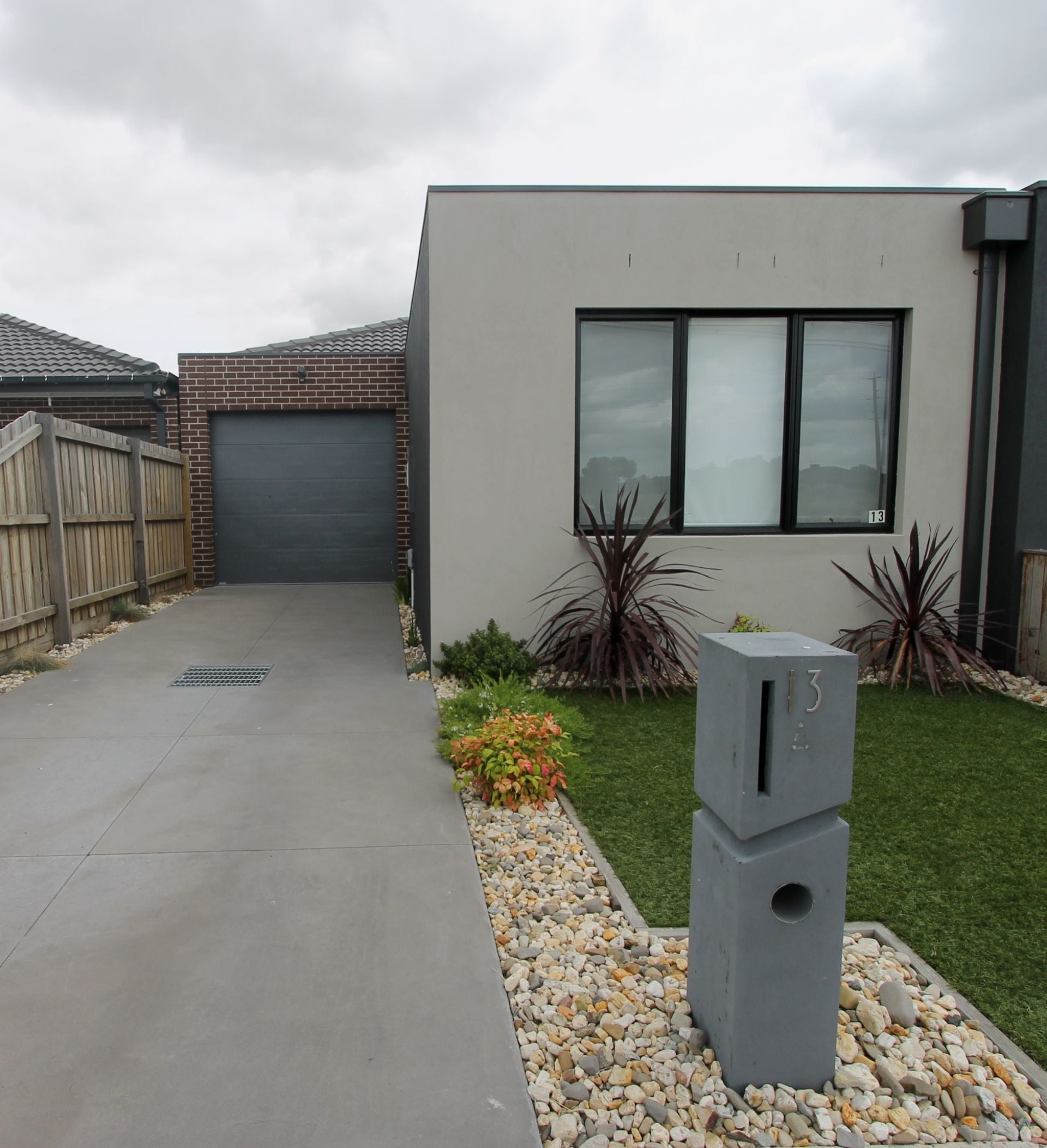 MODERN & LOW MAINTENANCE UNIT!
