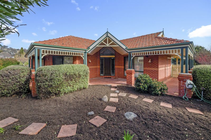 2 Forest Drive Jerrabomberra NSW