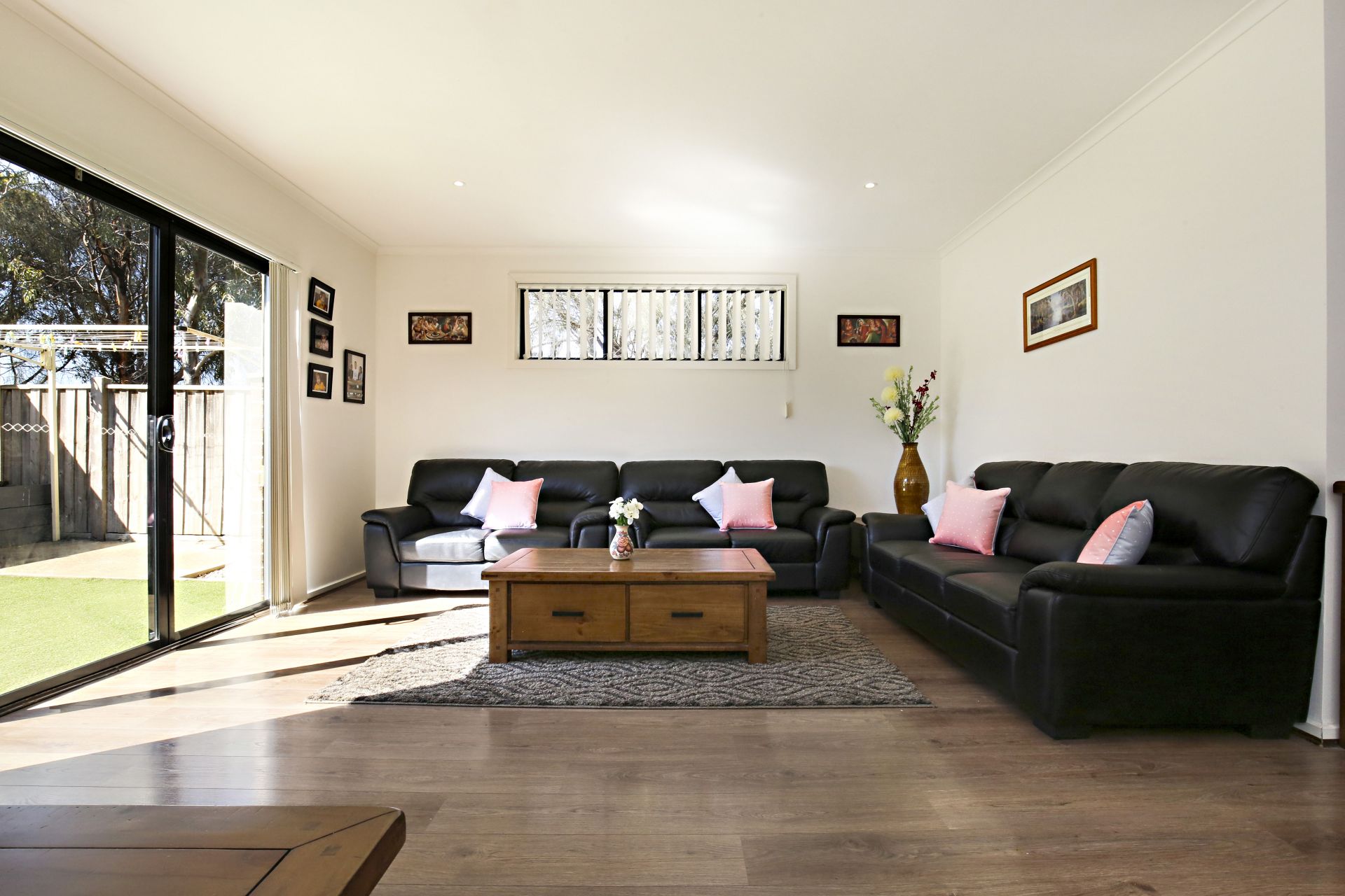 Enticing Living With Next To No Maintenance