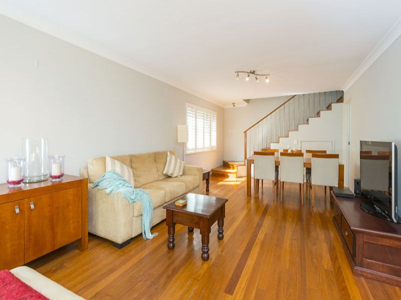 2/78 Undercliff Street NEUTRAL BAY NSW, Bay - Thumbnail 2