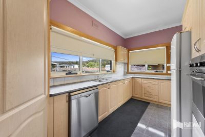 3
 
 
 
  
 
 
 1
 
 
 
  
 
 
 6
 
 
 
 
 
 
 
 17 Crockers Street, Railton TAS 7305, Railton - Thumbnail 8