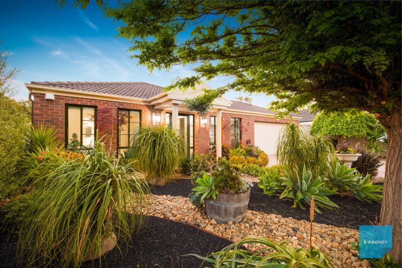 8 Caddick Gardens, Caroline Springs - Thumbnail 3