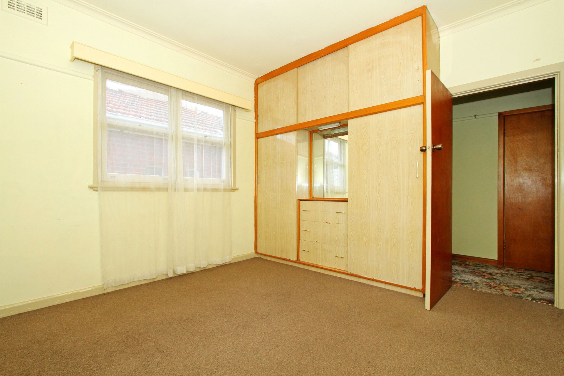 3 or 4 bedrooms you decide!