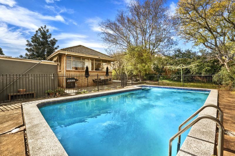 4 Inverness Drive, Kew East - Thumbnail 5
