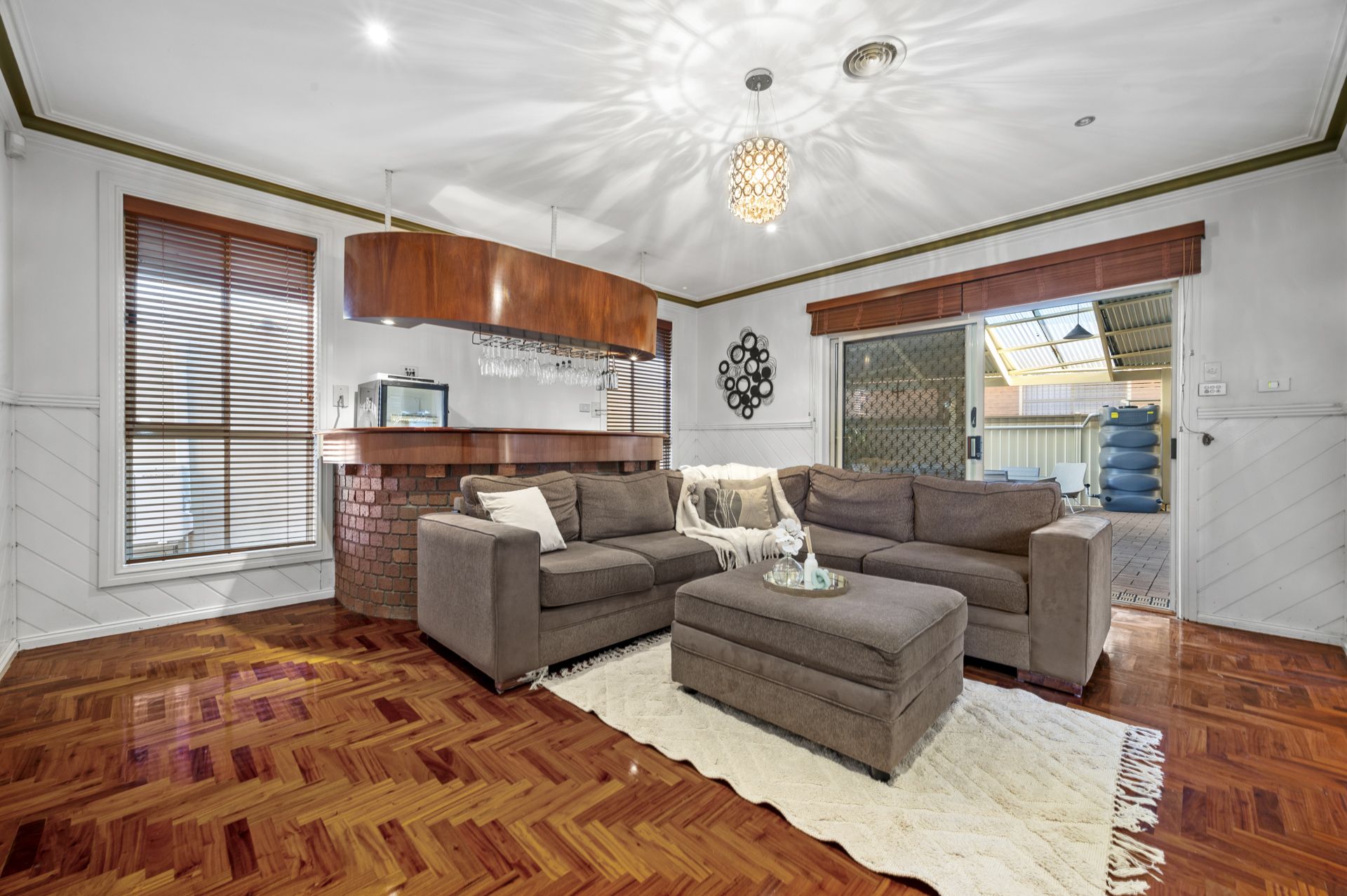 LALOR'S FINEST - 5 BEDROOMS
