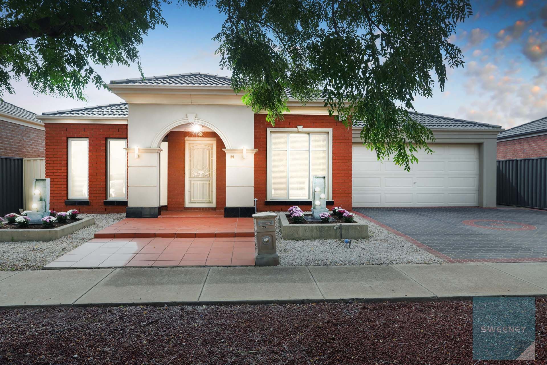 29 Streeton Avenue, Caroline Springs - Thumbnail 2