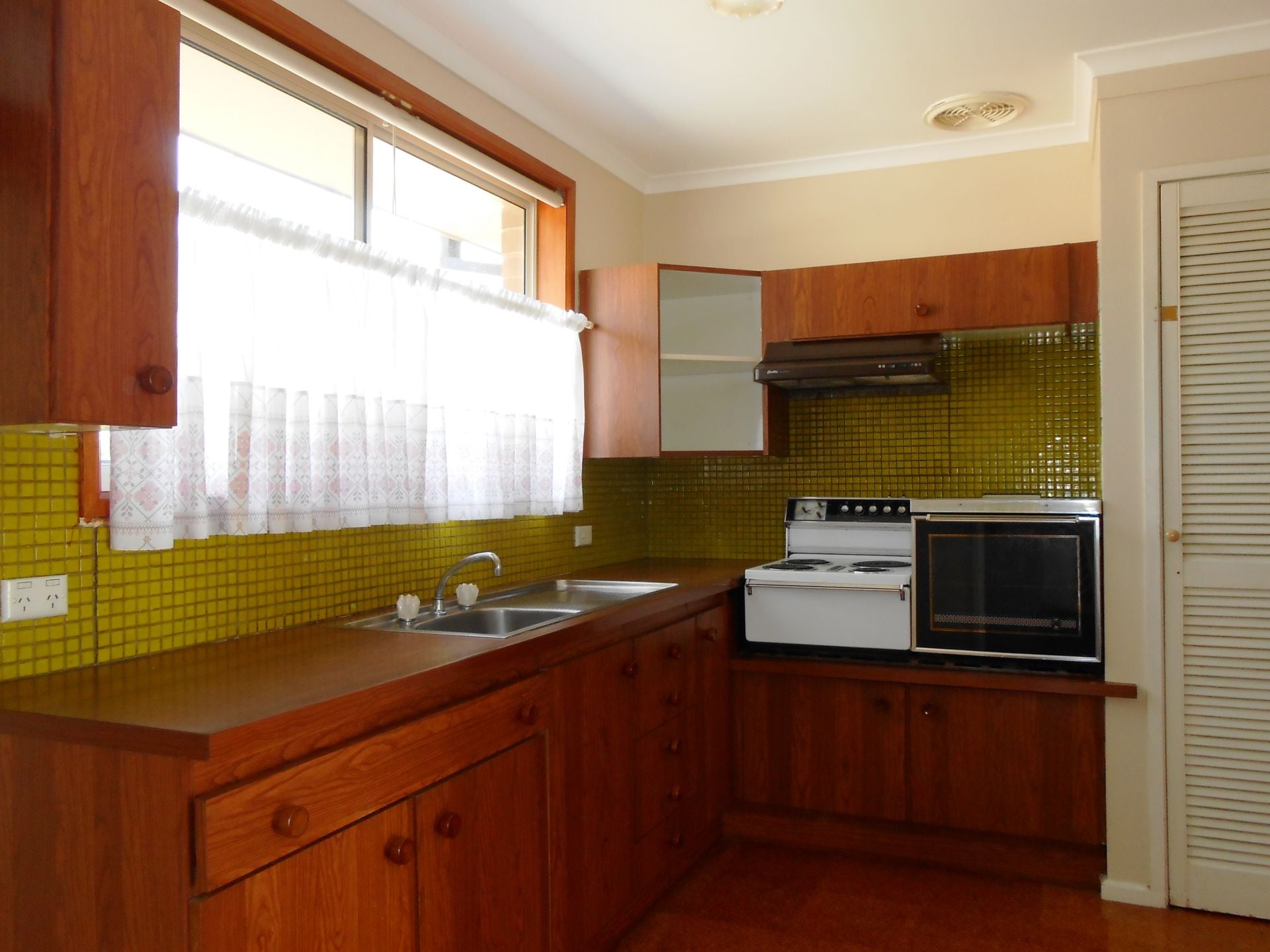 GREAT OPPORTUNITY, GREAT LOCATION