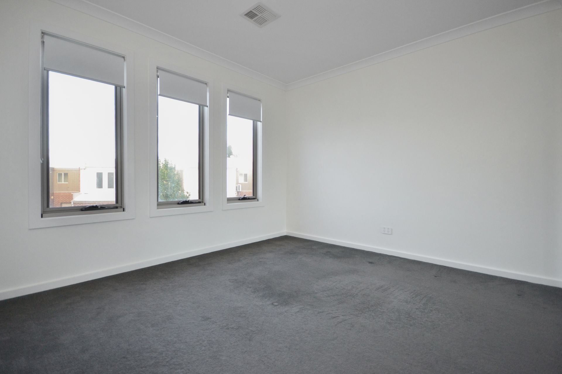 THREE BEDROOM CONTEMPORARY LIVING