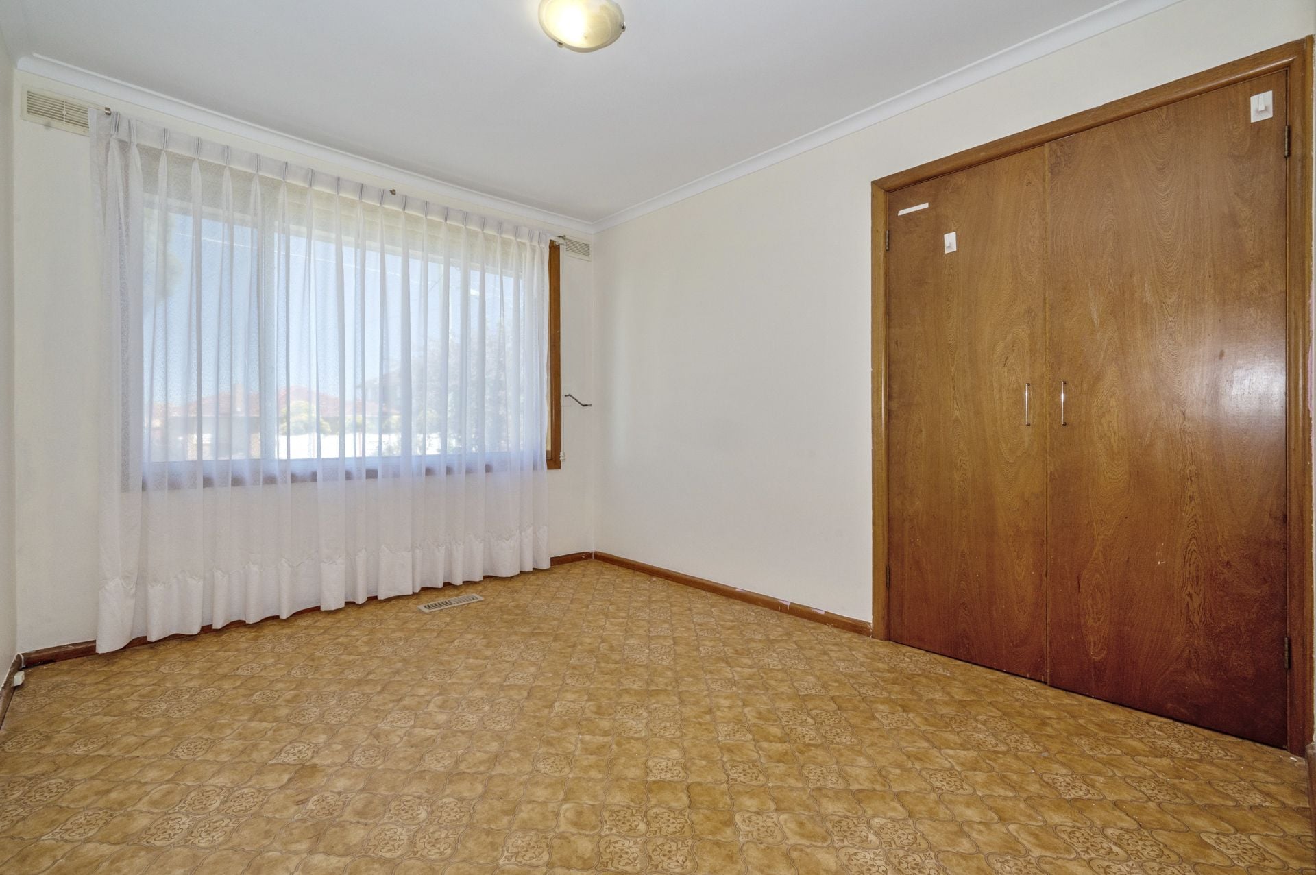 Close to Lalor station