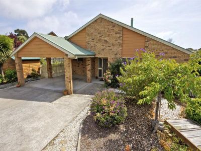 7 Meadow Sweet Close, HAWLEY BEACH, Hawley Beach - Thumbnail 2
