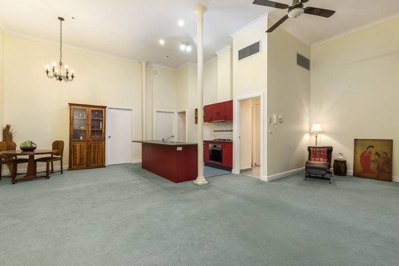 94 Wiltshire Drive, Kew - Thumbnail 2