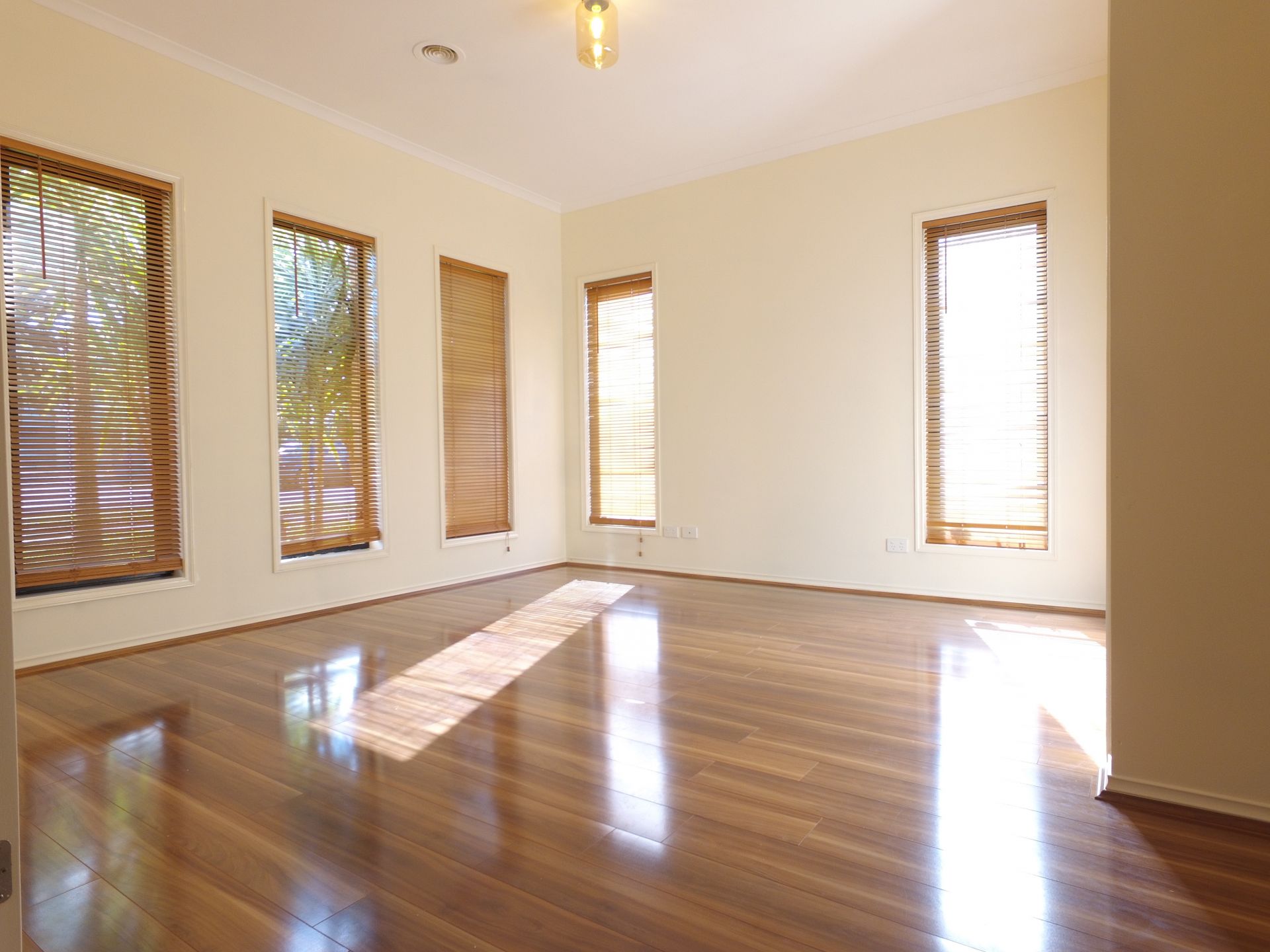 26 Klippel Way, Caroline Springs - Thumbnail 8