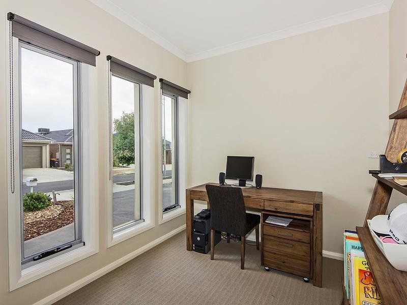 6 Damaine Circuit, Caroline Springs - Thumbnail 6