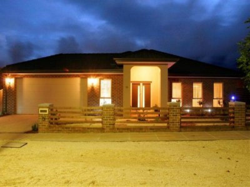 55 Dunkirk Drive, Point Cook - Thumbnail 2
