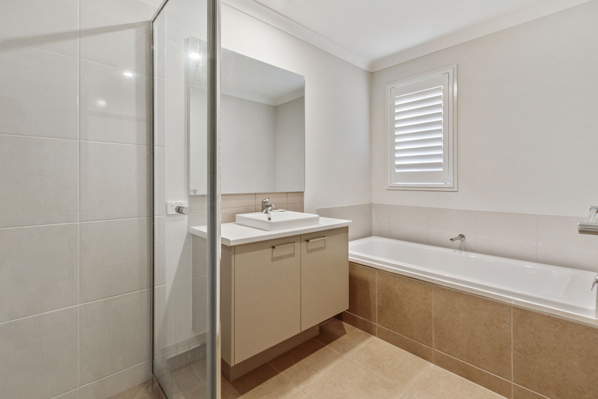 Modern family home, convenient Location & comfortable lifestyle!!!