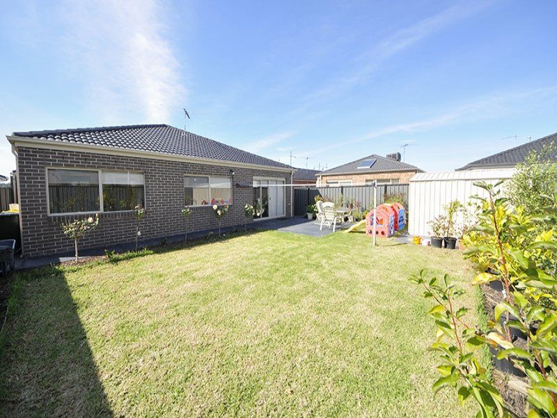 65 Pearson Road MERNDA, Mernda - Thumbnail 2