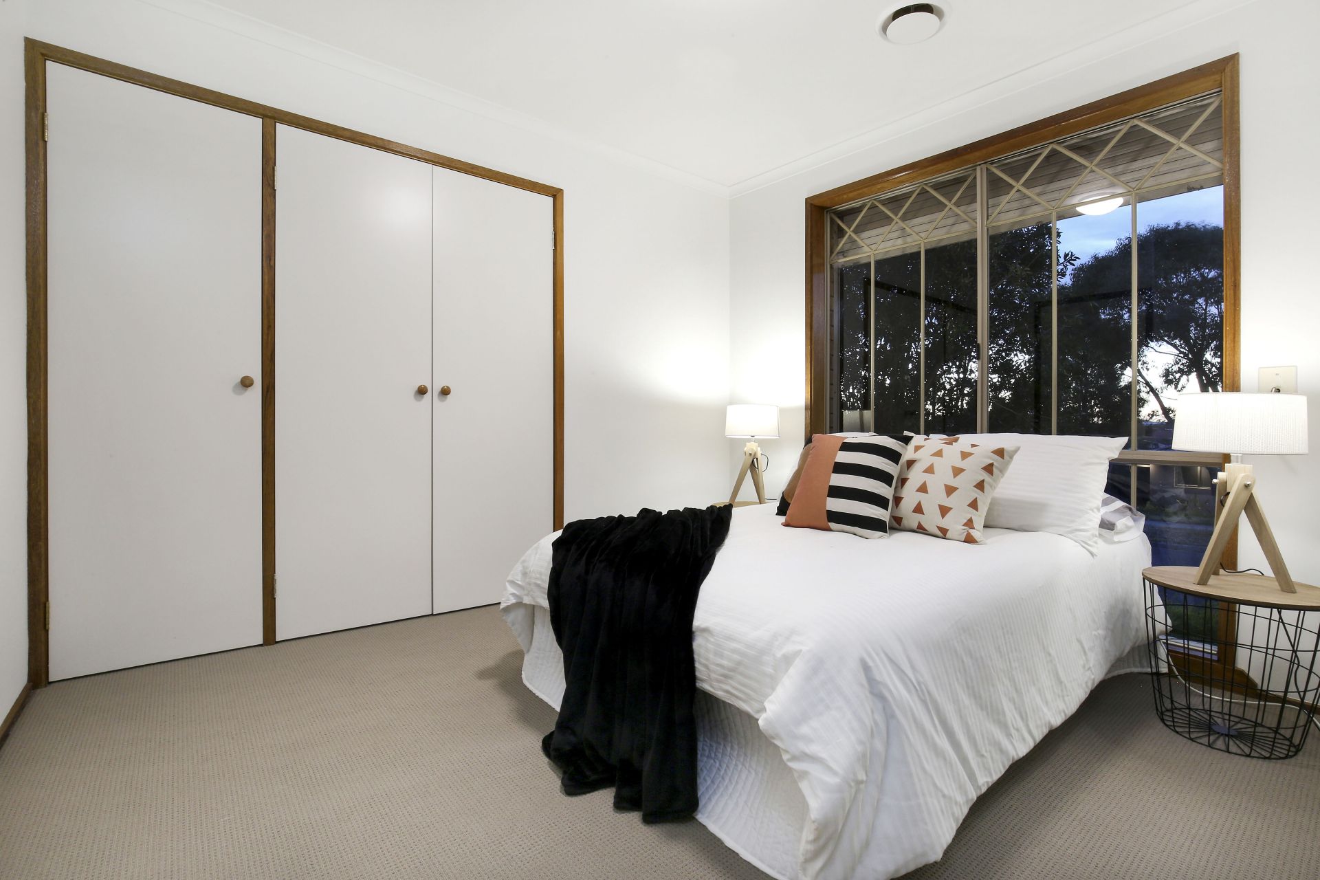 Real Estate For Sale 28 Bowman Drive Mill Park , VIC