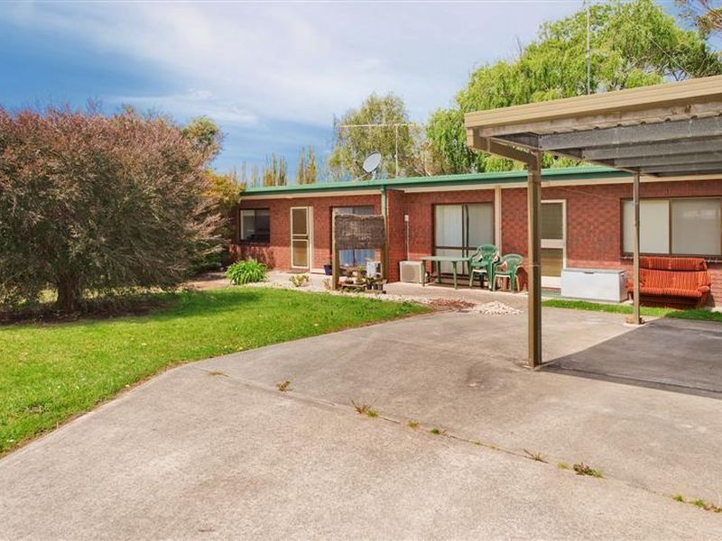 Unit 2/11 Martin Street APOLLO BAY VIC, Apollo Bay - Thumbnail 2