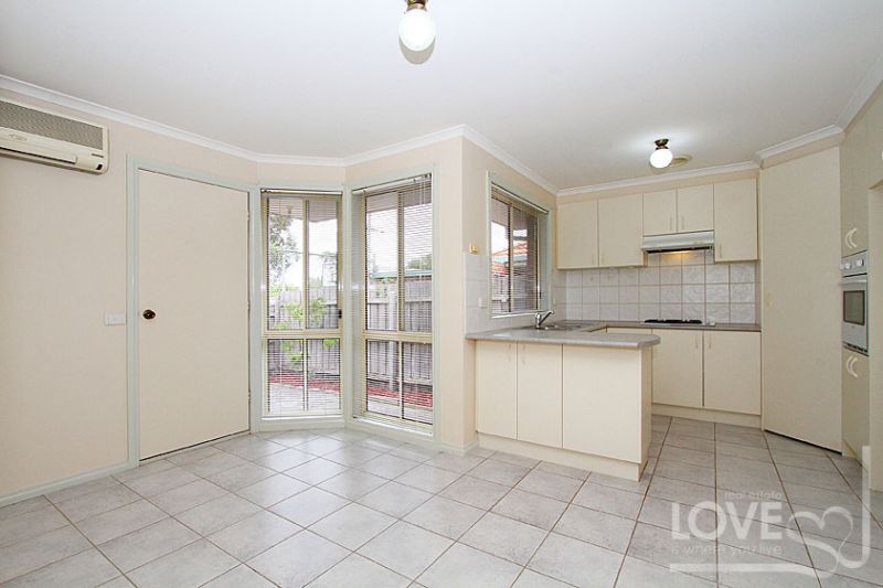 6/7 Cleeland Street, Reservoir