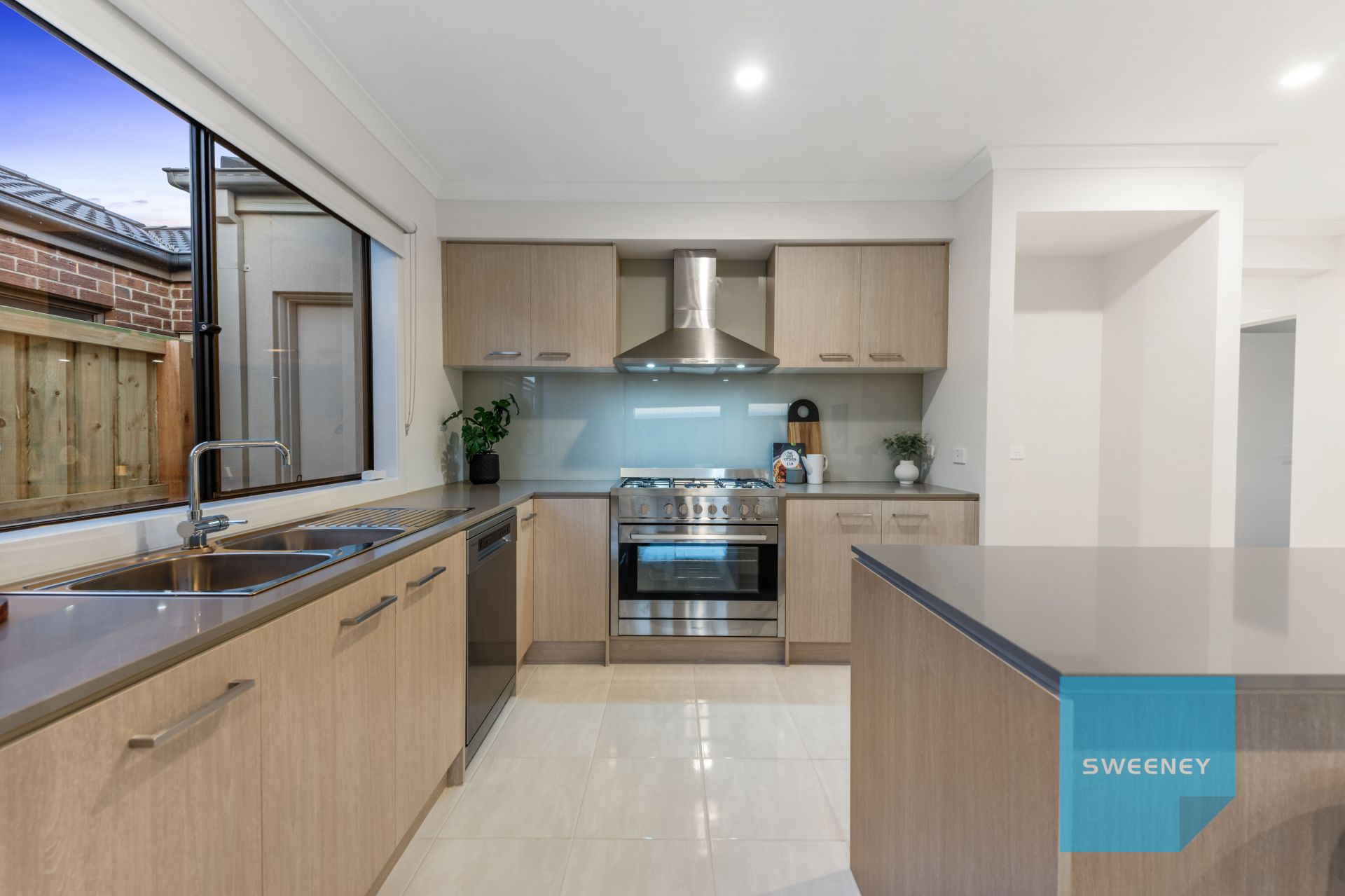 32 Anna Road, Fraser Rise - Thumbnail 4