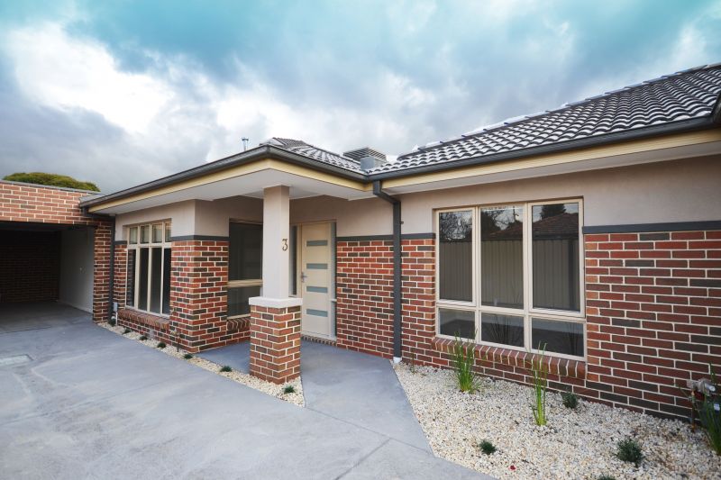 3/15 Dumbarton Street, Reservoir