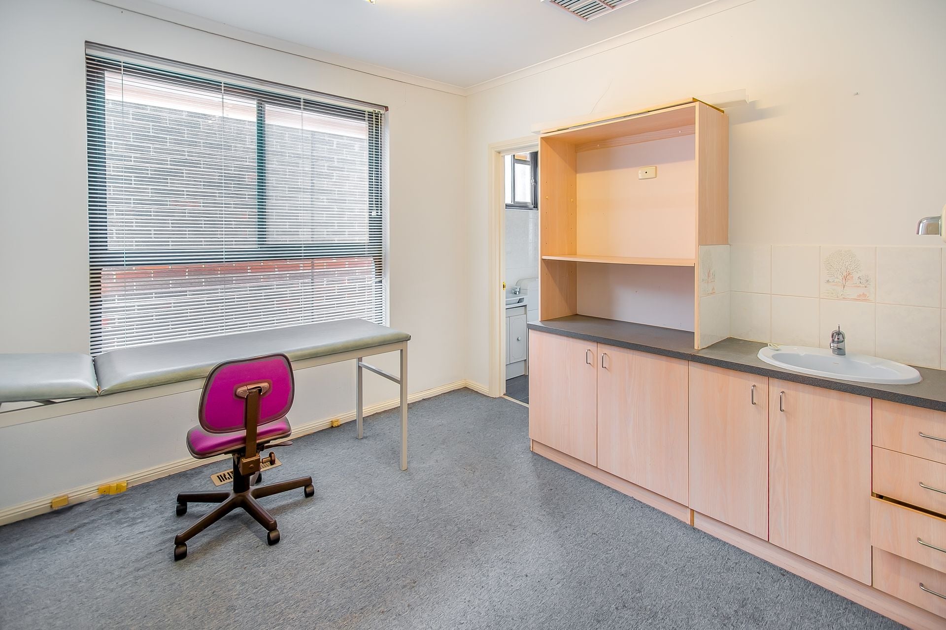 GROUND FLOOR OFFICE/MEDICAL FACILITY
