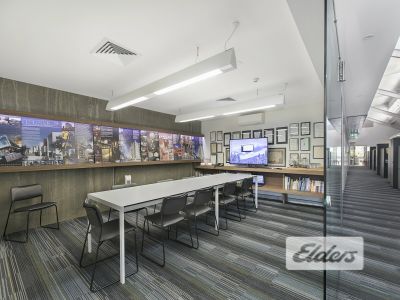 ULTRA MODERN FREESTANDING OFFICE!