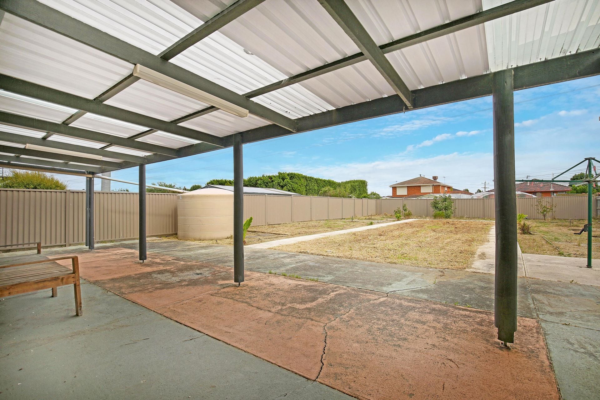 BEAUTIFUL FAMILY HOME IN LALOR