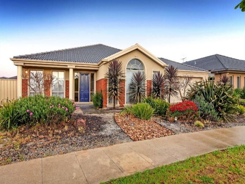 14 Oakview Parade, Caroline Springs - Thumbnail 2