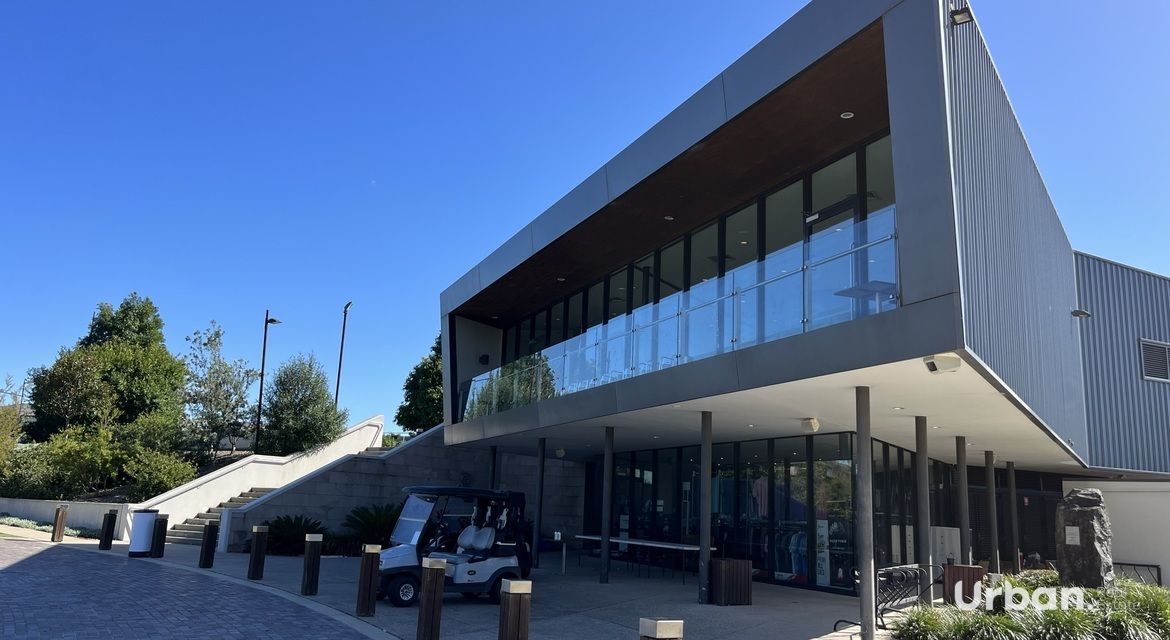 Colebee 10 Sarazen Place