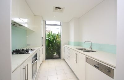 DEPOSIT TAKEN.  EXECUTIVE BEACH PAD