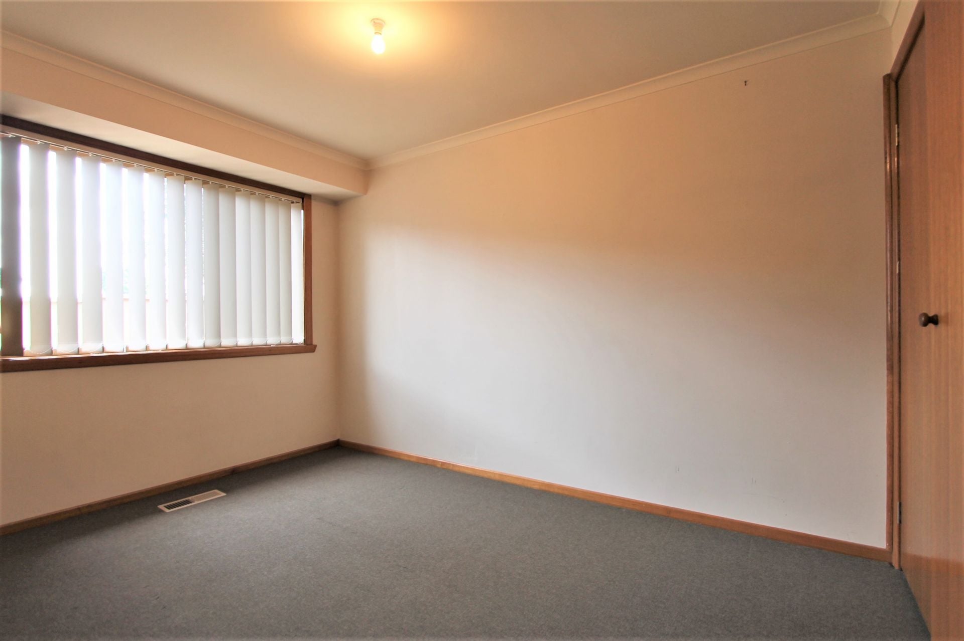 WELL PRICED, FANTASTIC LOCATION!!
