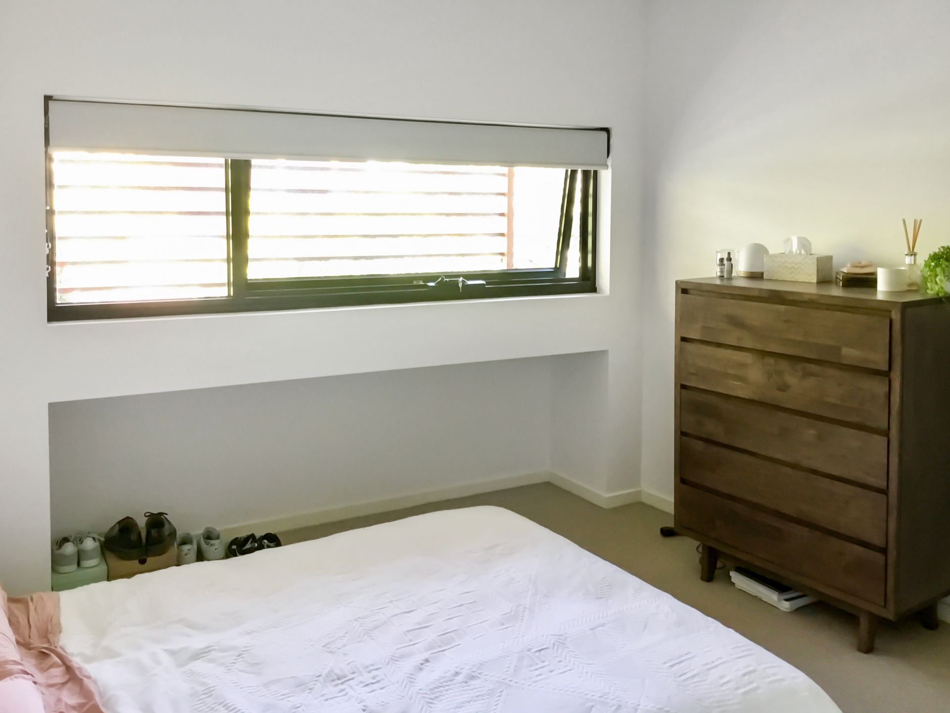 Oversized Apartment - Walk to Train Station