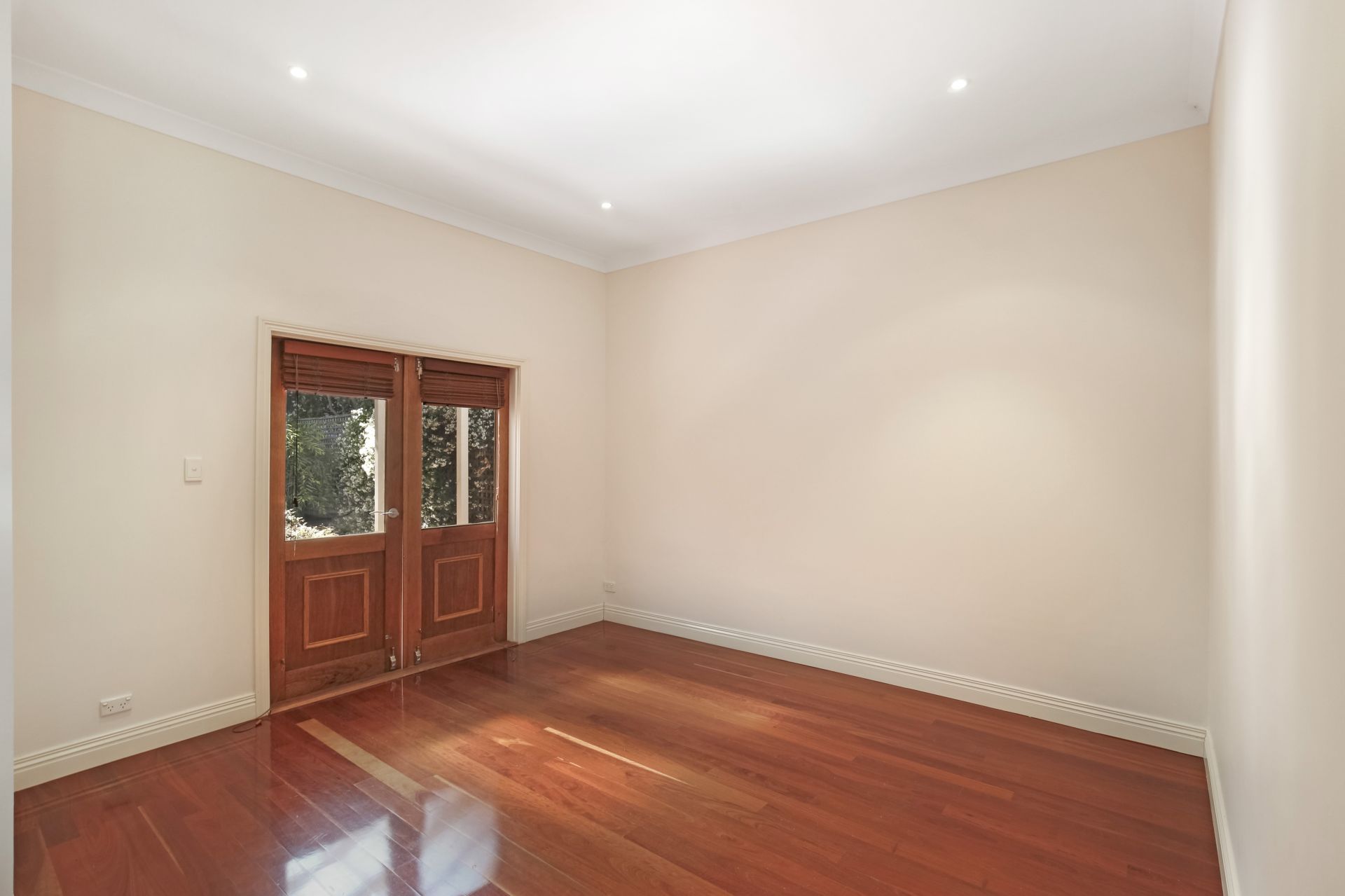 Exquisite 2 Bedroom Home in Superb Location