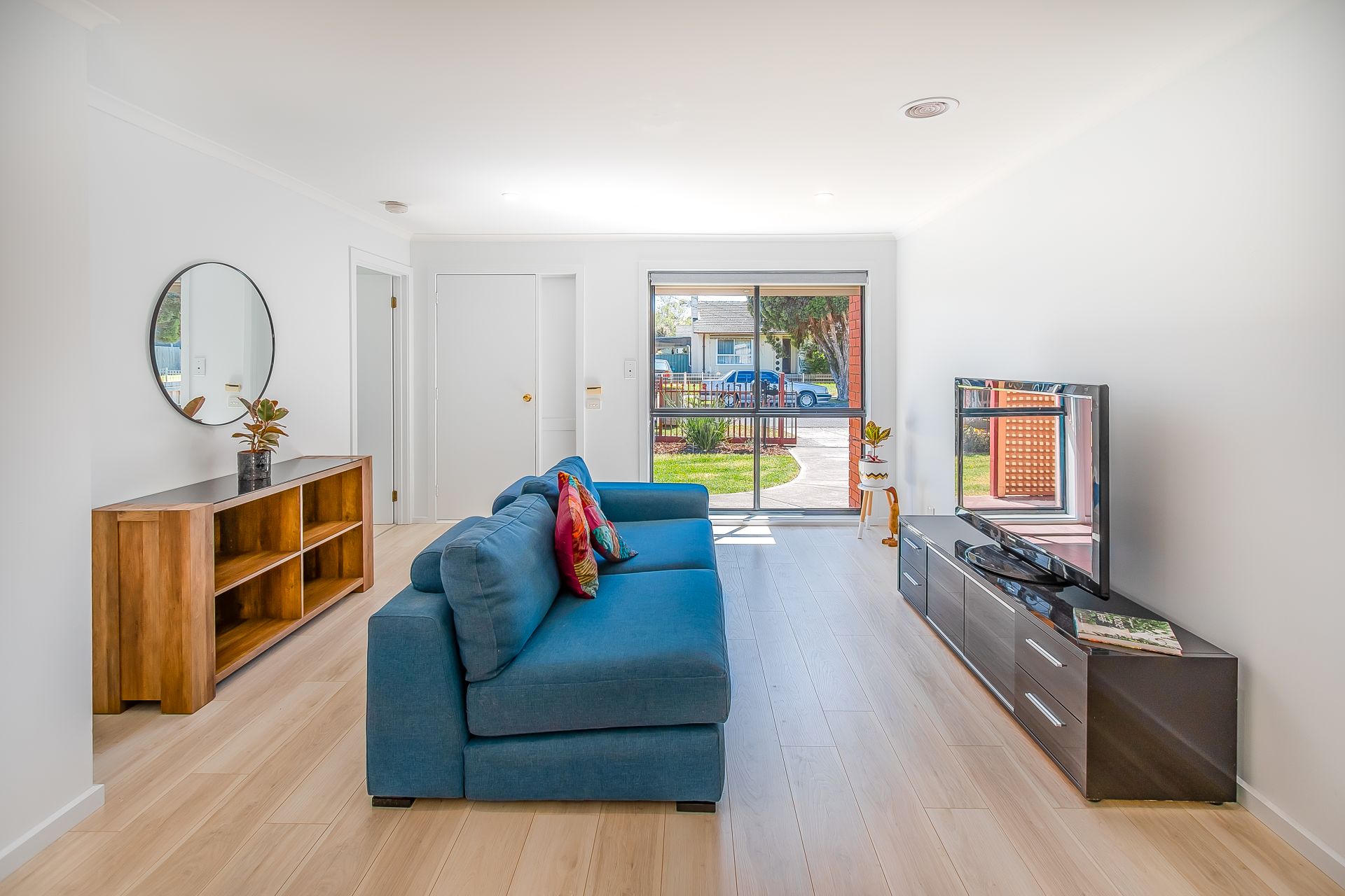 Sets The Standard For Poolside Designer Living